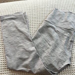 Lululemon leggings wunder under